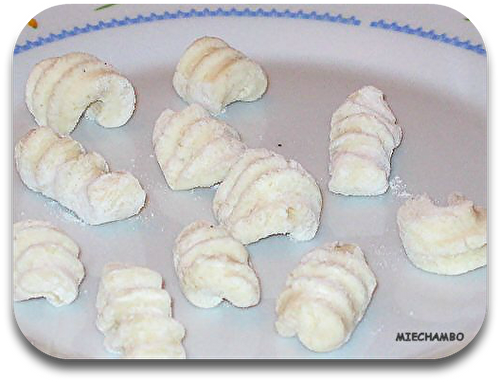 Gnocchi aux Carrés Frais aux Herbes, Sauce aux Petits Pois