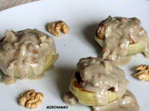 GRENADINS DE VEAU SUR FONDS D'ARTICHAUTS, SAUCE AU ROQUEFORT