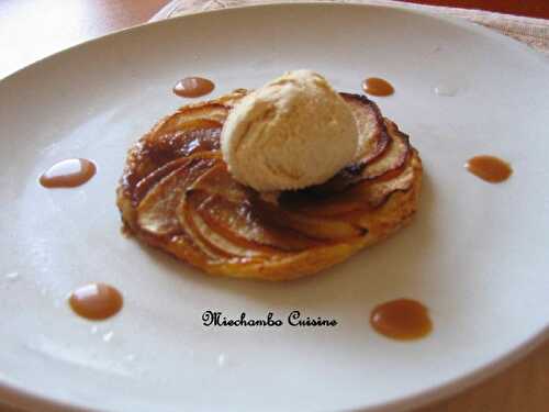 Tartelettes fines aux pommes et caramel beurre salé