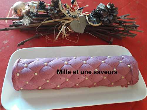 Bûche cassis et son insert vanille