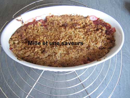 Crumble aux pêches de vignes