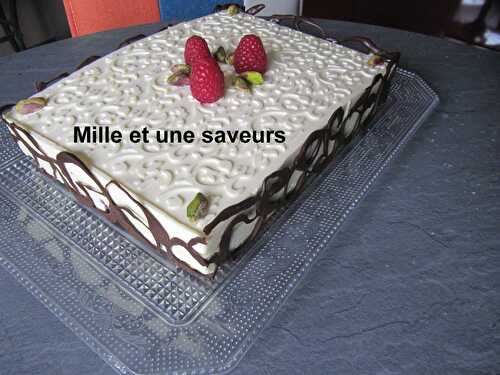 Entremet léger à la pistache et aux framboises