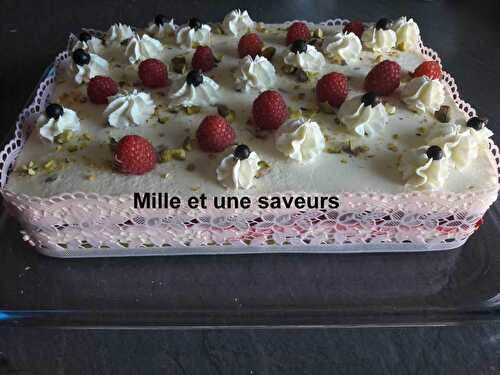 Entremet nougat et son insert framboise