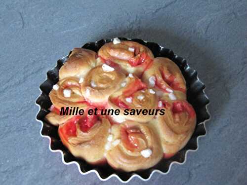 Mini briochettes aux pralines roses