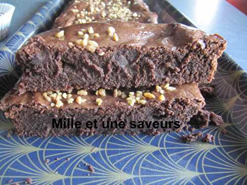 Tarte fondante au chocolat, beurre de coco et lentille corail