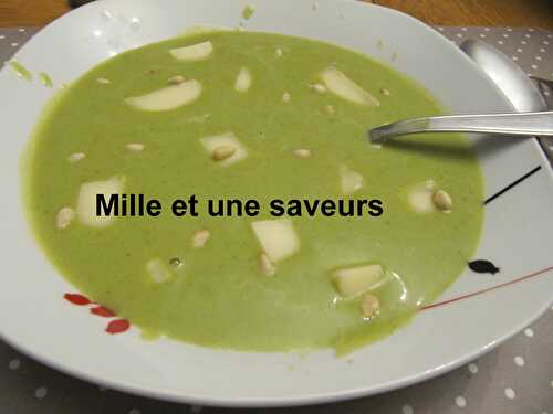 Velouté de brocoli et fromage de chèvre