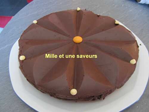 Gâteau chocolat avec ganache sur toile rosace