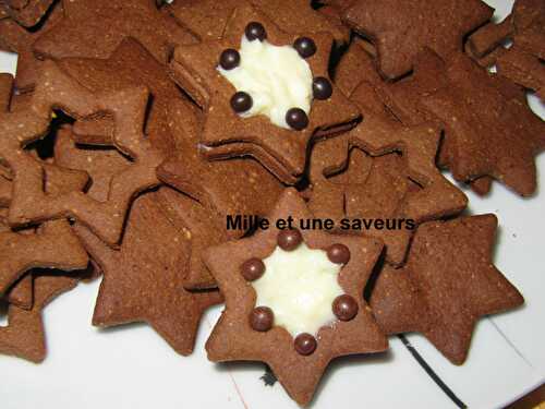 Biscuit de Noël au chocolat en forme d'étoile