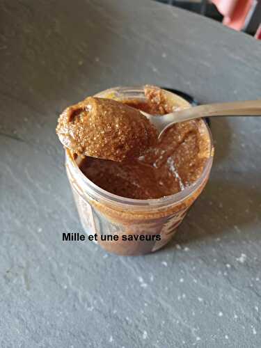 Pâte pralinée avec sucre roux au thermomix