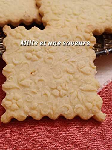 Biscuit avec rouleau gravé