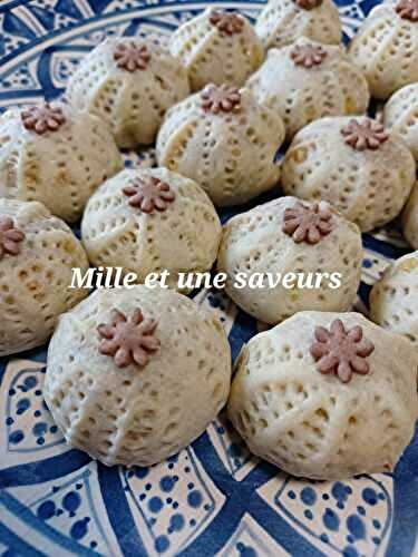 Petite boule aux amandes