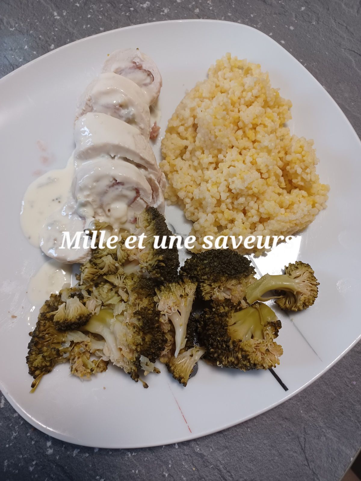 Ballotine de poulet, sauce gorgonzola