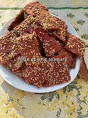 Crackers croustillants à la betterave et noix