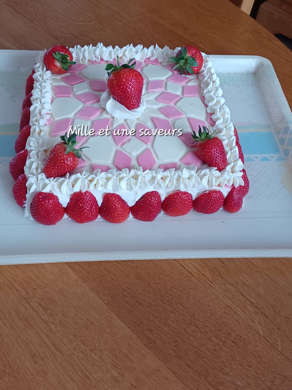 Entremet amande et son insert figue, framboise