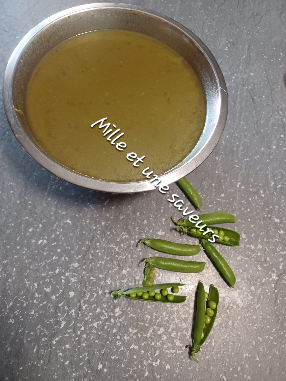 Velouté aux cosses de petits pois 