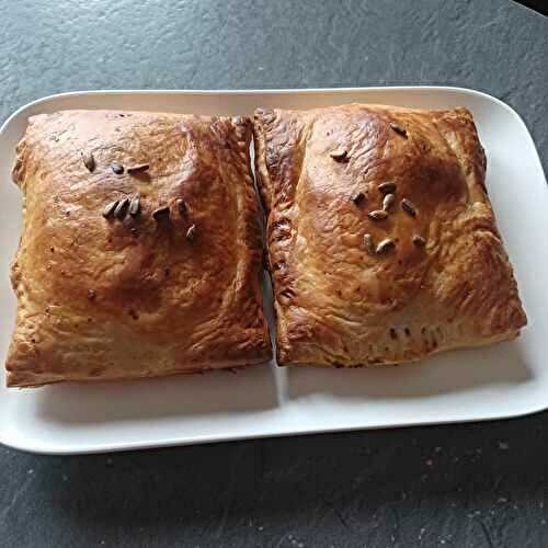 Feulleté de purée au goût thym, noix et goût potimarron, roquefort