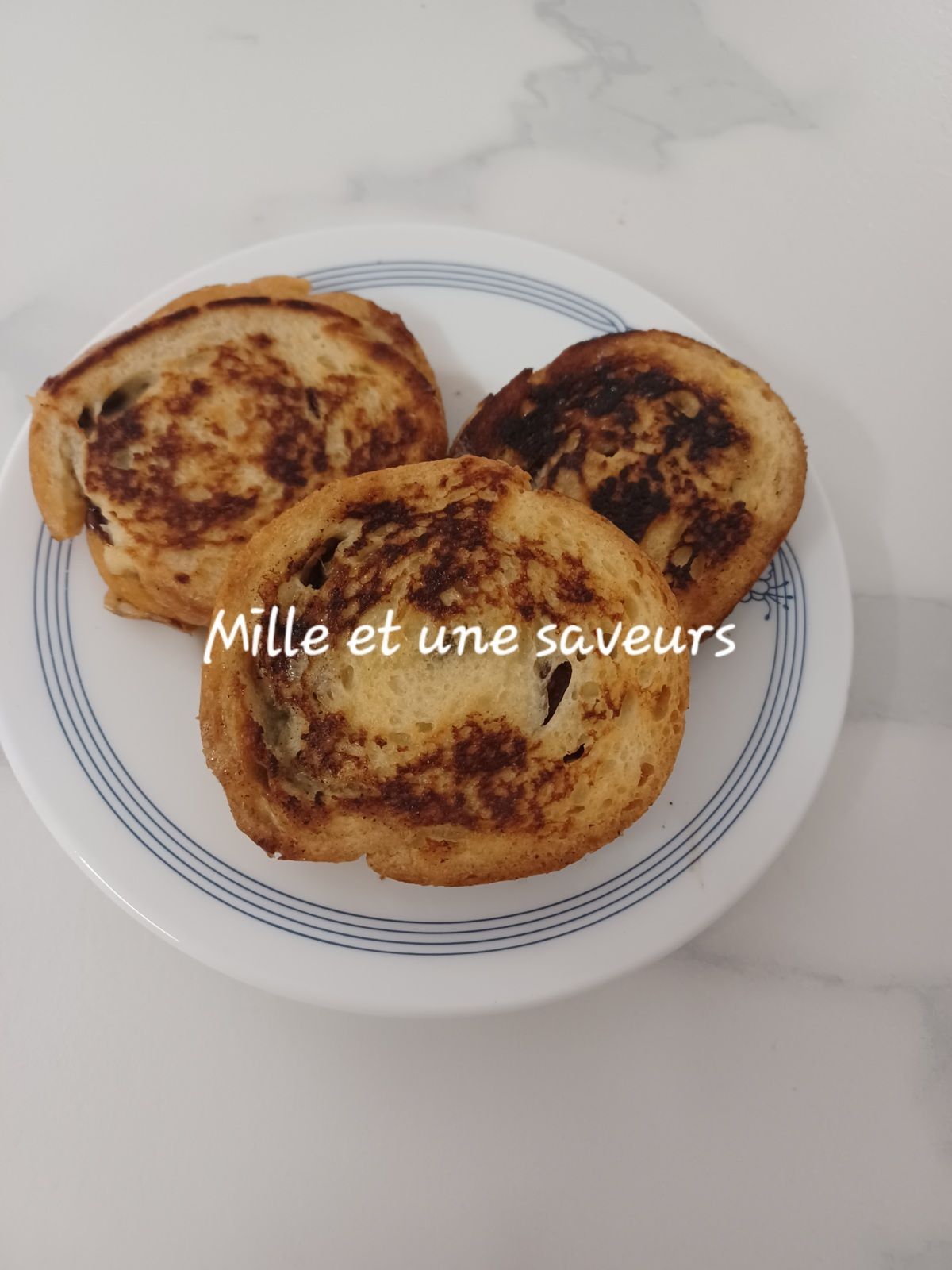 Pain perdu garni de pâte à tartiner 