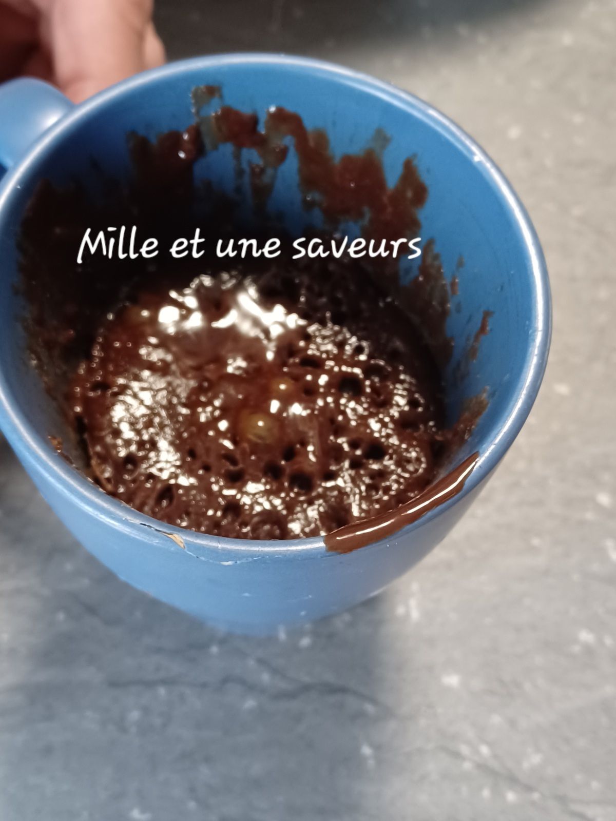 Mug gâteau au chocolat cuit en 1 mn au micro ondes