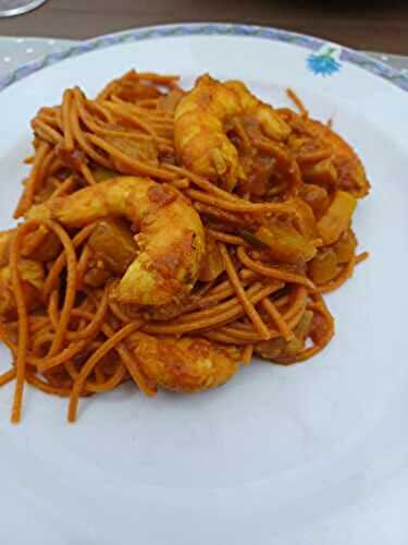 Spaghetti à la tomate aux crevettes 