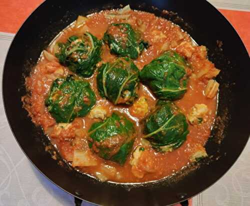 Feuilles de blettes farcies en sauce tomate