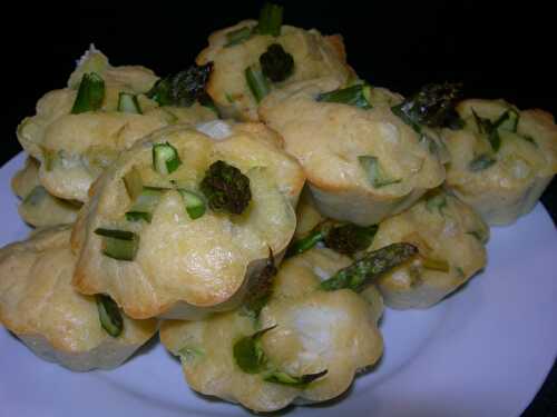 Muffins aux asperges et aux miettes de crabe