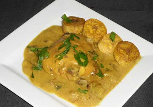 Poulet au curry, bananes plantains