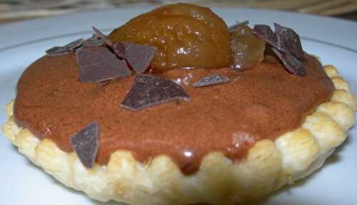 Tartelettes à la mousse au chocolat et aux marrons glacés