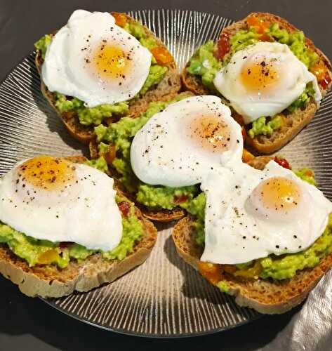 Toasts à l’avocat et à l’œuf