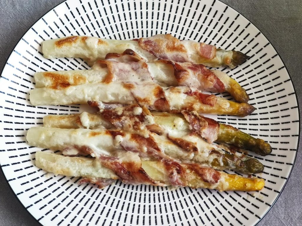 Asperges sauce au gorgonzola