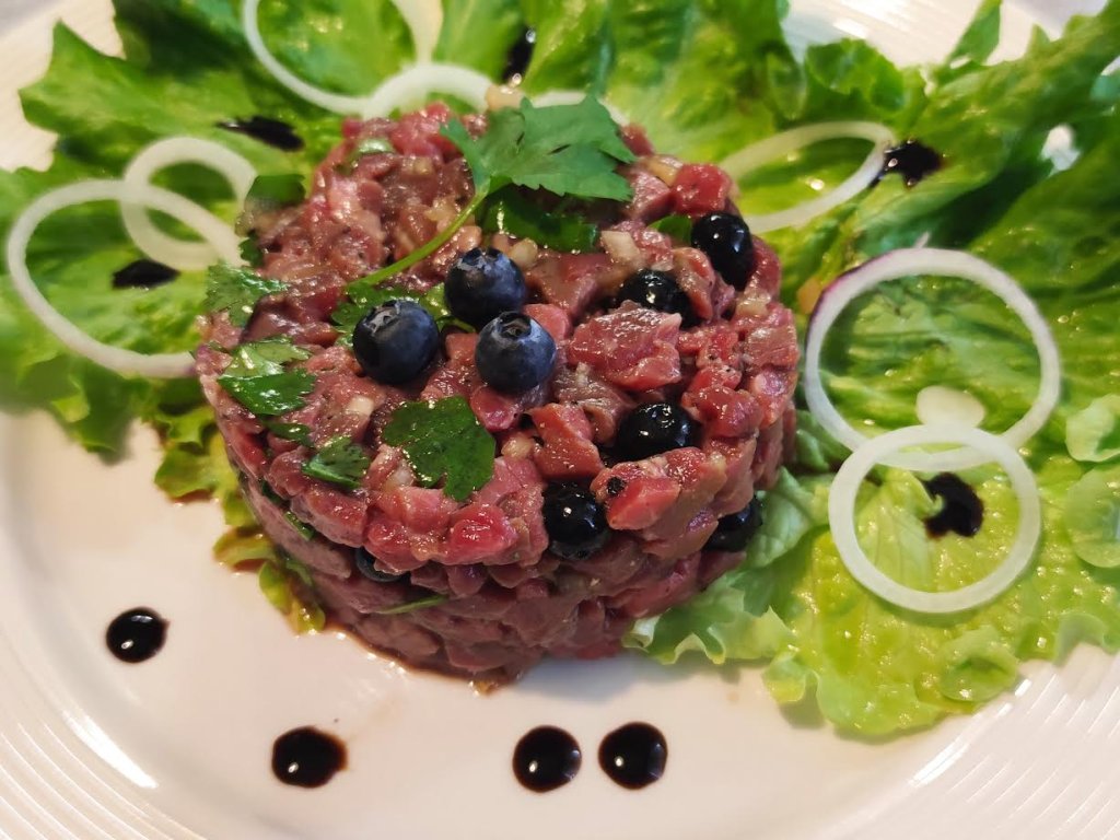 Tartare de bœuf fruité