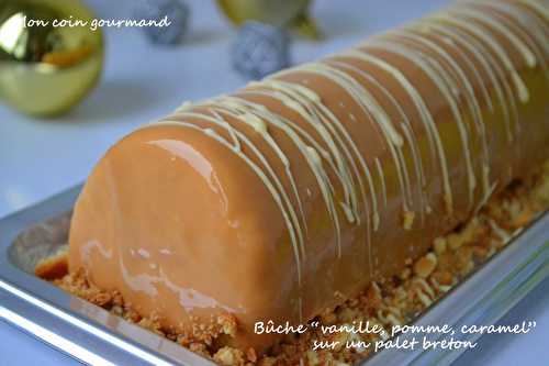 Bûche "vanille, pomme, caramel" sur un palet breton