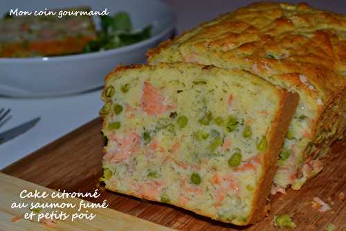 Cake citronnée au saumon fumé et aux petits pois