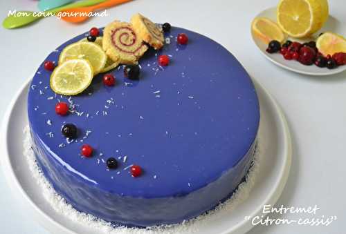 Entremet roulé "cassis-citron"