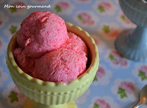 Glace à la fraise sans sorbetière