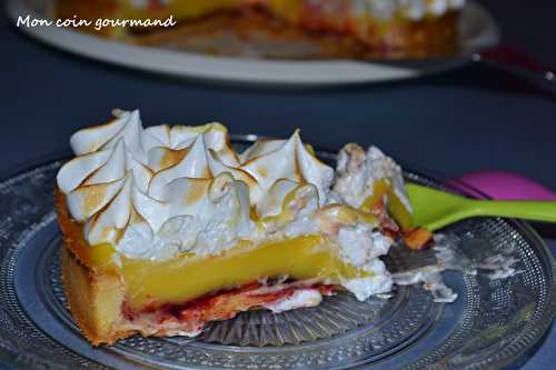 Tarte meringuée au citron et gelée de fruits rouges