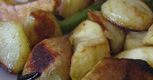 Poêlée pommes de terre, poivrons, pommes et thym