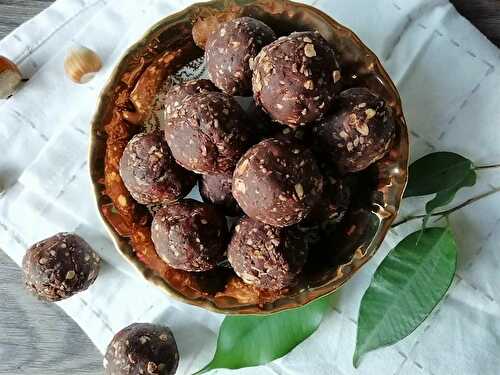 Besoin d'un p'tit coup de fouet? Testez les energy balls cacao coco cacahuète (vegan)