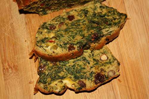 Cake au vert de blettes, raisins, noisettes & parmesan