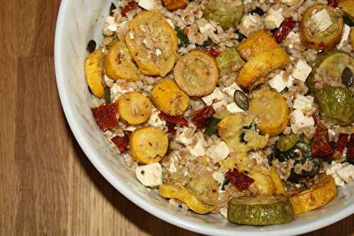 Et une de plus! ;)   Salade d’orge aux courgettes rôties et à la feta