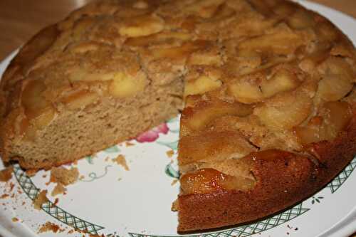 Gâteau au yaourt aux pommes fondantes (sans lactose & sans gluten)