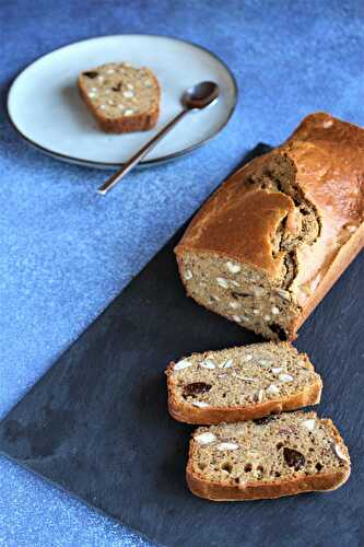 Goûter lecture du mercredi : Le cake aux amandes et aux pruneaux de Clea et son coaching veggie