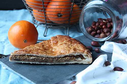 J'aime la galette, savez-vous comment? Quand elle est bien faite avec du tofu soyeux dedans tralalère... et des noisettes et de l'orange (fourrage vegan)