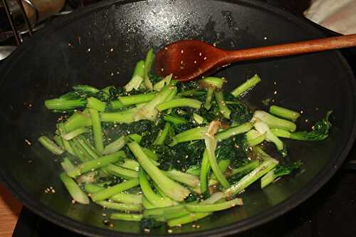 Légumes asiatiques (inconnus) sautés au wok