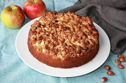 Notre gâteau du village, le Saulois, un crumb cake pommes noisettes parfumé à la tonka