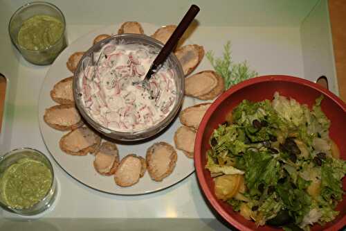 Petit plateau repas du soir : crème d’avocat et tzatziki de radis (+salade et tarama)