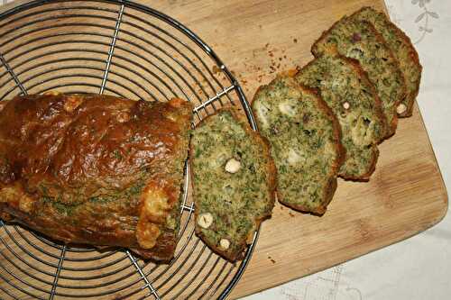 Pour ne rien jeter ou presque : Cake aux fanes de carottes, comté et noisettes