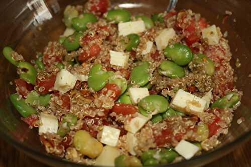 Salade aux couleurs et aux saveurs de l’Italie (fèves, tomates, quinoa, noisettes  -> cherchez l’intrus)