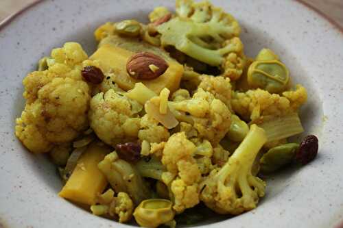 Tajine de chou-fleur, fèves, fenouils et carottes