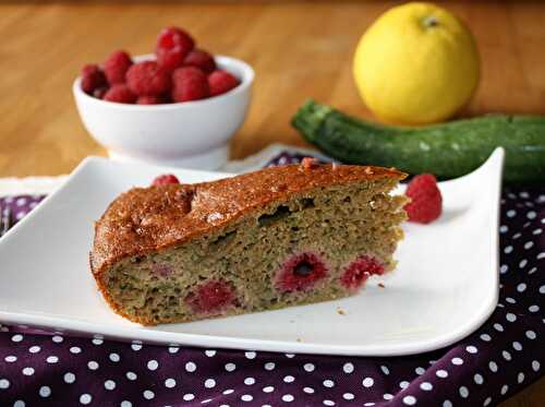 Un goûter sain et de saison avec les trésors du jardin : LE gâteau courgette framboises, touche de citron