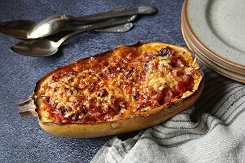 Une courge spaghetti gratinée et une bonne idée pour s'occuper pendant le confinement :)